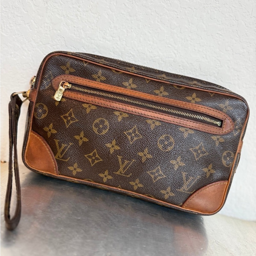 ๐ SOLD ๐ LOUIS VUITTON
Marly Dragonne GM
Monogram Clutch /Handbag - Picture 6 of 15